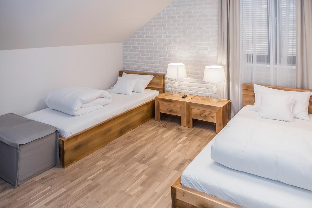 Hotel Naturum Milicz Bagian luar foto