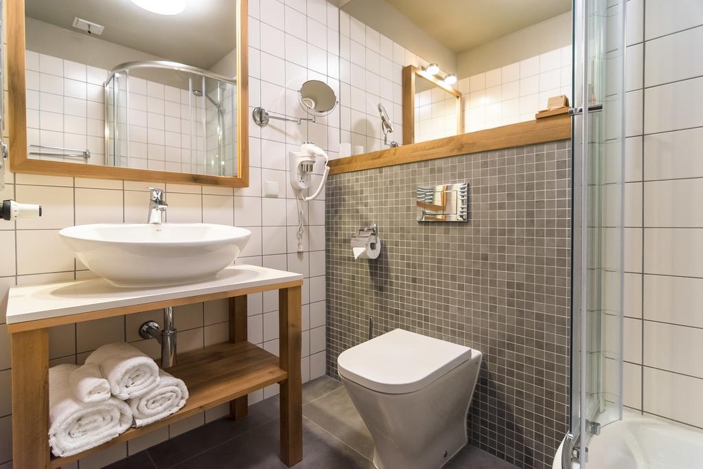Hotel Naturum Milicz Bagian luar foto