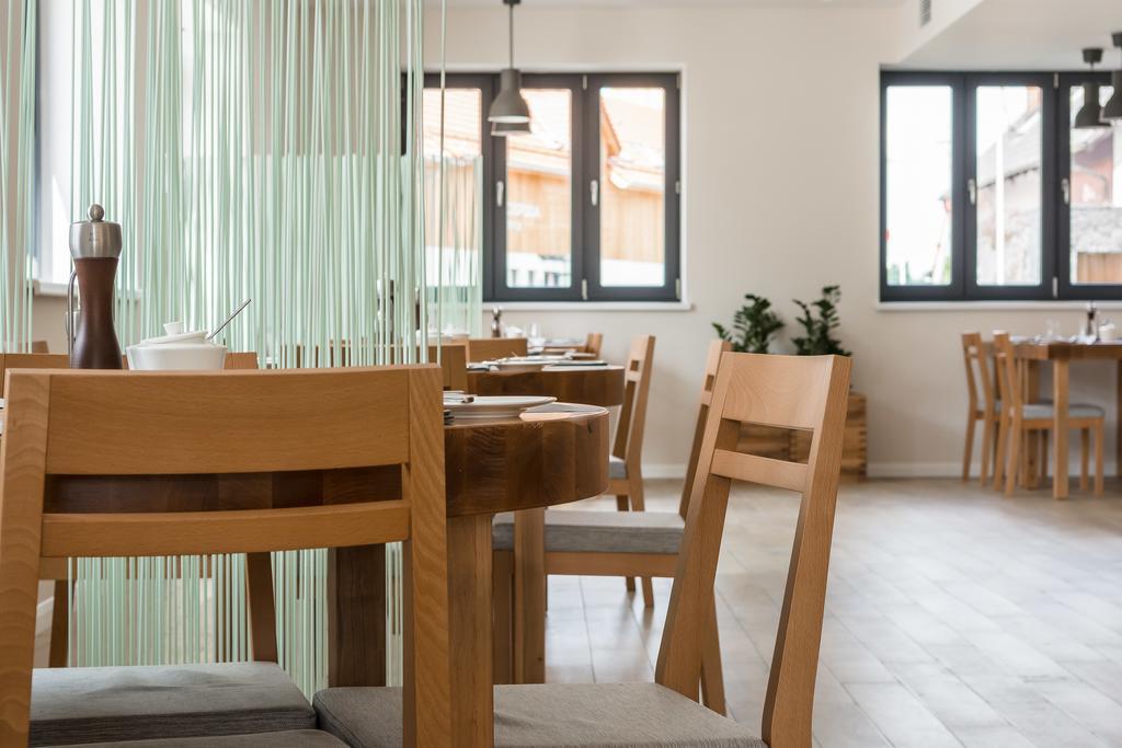 Hotel Naturum Milicz Bagian luar foto